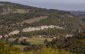 Vue sur les falaises au dessus du Mas d'azil 