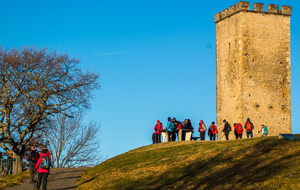 Donjon du 12ème siècle et table d'orientation