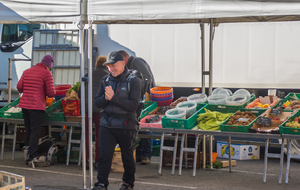  Président se frottant les mains en pensant à la suite festive!