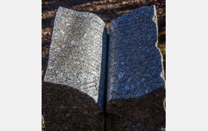 Gravure sur granite;