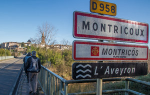 Entrée dans Montricoux et traversée de l'Aveyron