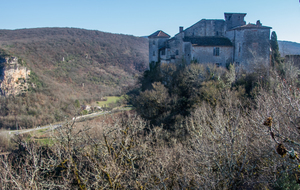 Bruniquel,  les châteaux et la vallée.