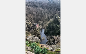 Gorges du Banquet taillées par l'Arn.
(merci Laure)