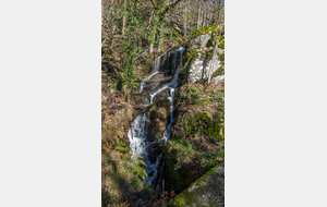 Cascade d'un petit affluent de l'Arn