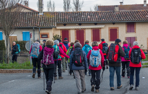 Départ parking proche du cimetière du village Le Burgaud