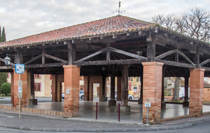 Le Burgaud, son ancienne halle couverte