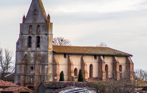 Le Burgaud, l'église et son clocher-mur