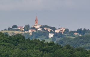 Vacquiers au loin vu du Chemin du Moulin