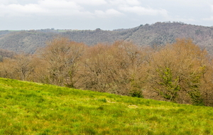 Vue sur le versant de Besses et Oubièges