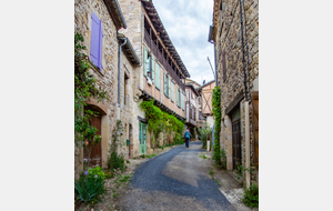 Puycelsi - rue de l'Ancienne Gendarmerie