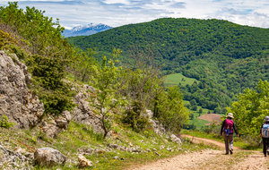 Début de la descente, pic de St Barthélémy à gauche légèrement