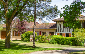 Pause repas au centre de Thoux