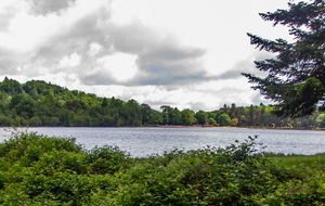 Le lac vue de l'autre côté ( Cahuzac)