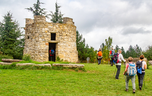  Début du Sentier Nature  au niveau des ruines restaurées de moulin à vent (alt:610m) 