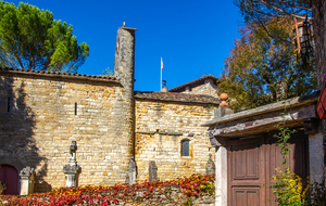  Eglise et Château de Cas
