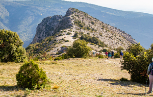 Dernière forte montée sur l'arête étroite du Roc de L'Aigle 