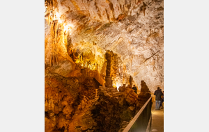 Stalactites , stalagmites et colonnes