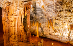 Colonnes et mur de Calcite 