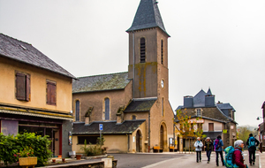 Villeneuve sur Tarn : place de l'église 