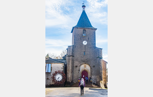 Eglise St André et sa belle horloge zodiacale à son pied