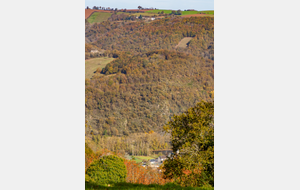 Villeneuve sur Tarn en contrebas