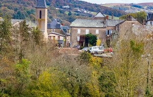 Villeneuve sur Tarn et le clocher de Notre Dame