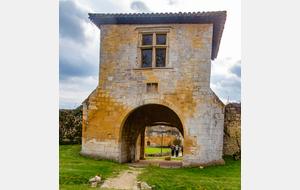  Entrée de l'ancienne Abbaye Cistercienne de Bonnefont