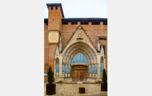  Entrée de la cathédrale Sainte Marie