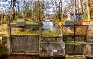 La ligne de partage des eaux, l'alimentation du canal par la rigole