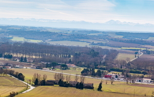 La plaine du Lauragais et les Pyrénées en arrière-plan