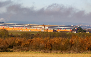 La tuilerie Terréal de saint Martin Lalande, Castelnaudary en arrière plan
