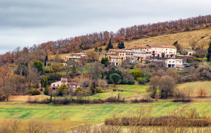 Cazal des Faures de l'autre côté de la vallée de l'Hers