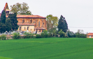 Vue  de Laraignal  sur  l'Église Saint-Sernin des Rais