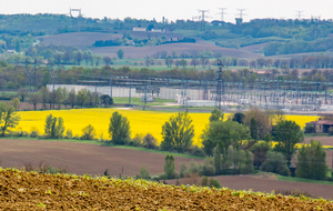 Poste électrique de Verfeil vu de Moulin-Neuf
