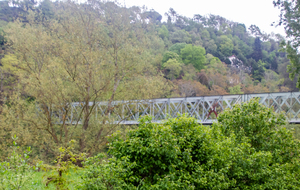 Pins-Justaret: pont de fer infranchissable