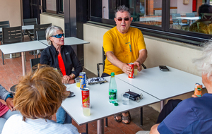 Pot de fin de Randonnée  et brioche aux pralines (Merci Marie Christine) sur l'aire de l'A61 à Port Lauragais (11)