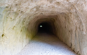 Tunnel de Trescaïre (110 m de long)