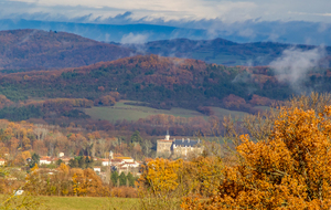Le château de Léran (près du lac de Montbel) vu de la chapelle
