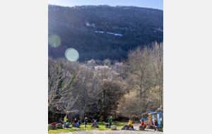 Pause repas au  soleil & au pied de la cascade de la Turasse (Alt. 460 m)