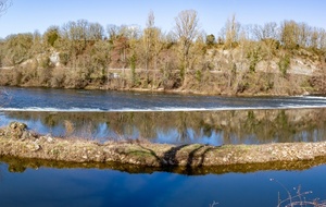 Petit barrage au pied du viaduc de l'A20