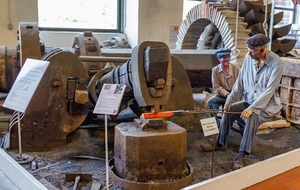 Musée du Saut du Tarn : Travail au martinet