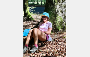 Pause repas et repos  au bord de la route de la Loubatière (D203)