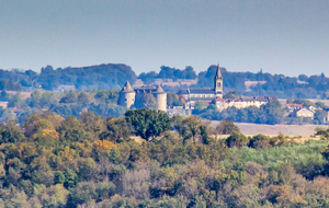 Village de Sanvensa (12), son château et son église Sainte Anne