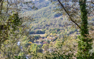 L'Aveyron et le Roc du Pont vus de la montée sur Najac