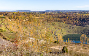 Vue sur le lac Sainte Marie et le Carmausin en arrière plan