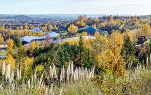  Vus du  parc des Titans les bâtiments de Cap Découverte