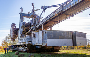 Parc des Titans: excavateur à godet 