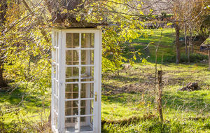 GR65 (Chemin de St Jacques) avec sa cabine téléphonique !!!