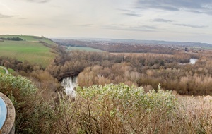 Clermont le Fort :  table d'orientation, vue très étendue sur la vallée de l'Ariège