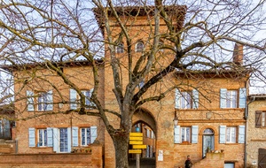 Clermont le Fort : Porte Fortifiée 